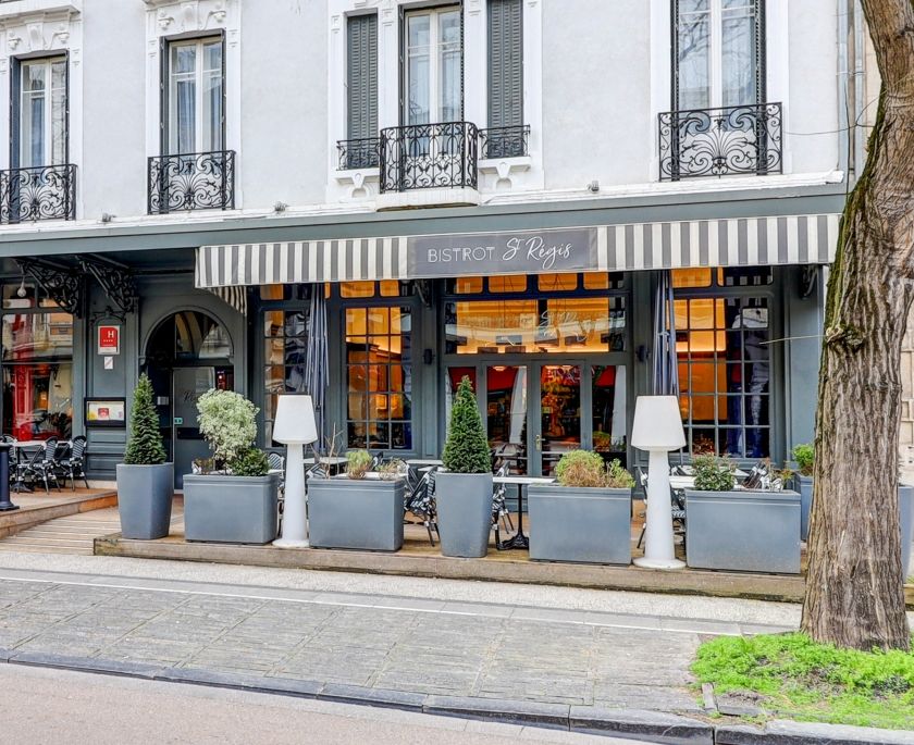 Le Saint Regis Hotel